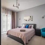 Apartment Deluxe 2 Bedroom *