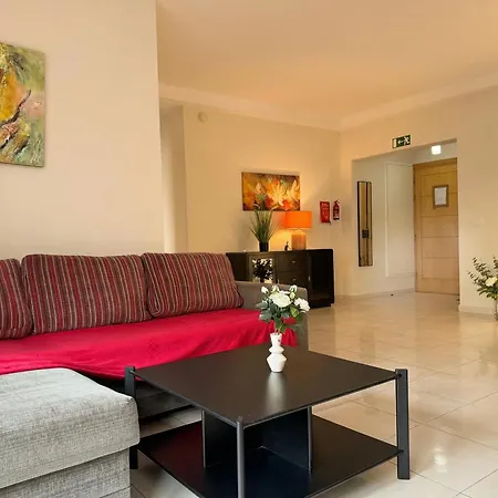 Deluxe 2 Bedroom Apartment