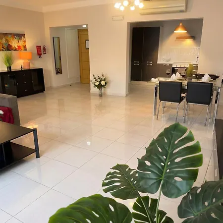 Deluxe 2 Bedroom
