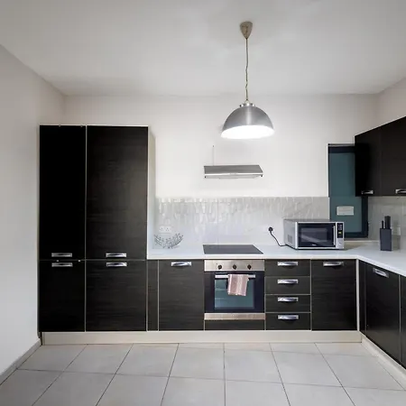 Deluxe 2 Bedroom *